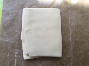 包裹上油布，再套上保鲜膜入冰箱冷藏20分钟