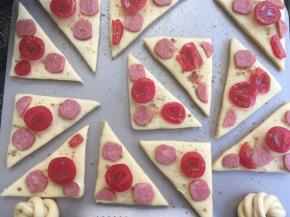 过筛适量的黄糖粉