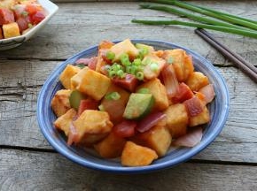 一点香菜末装饰