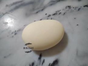 主材料拌匀揉成光滑面团