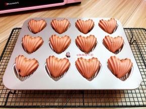 成品出炉，模具一点都没有处理过，脱模是非常的容易真的一点都不粘