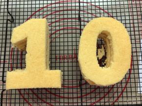 之后再修剪一下毛边，让字整齐干净