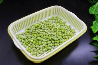 准备食材：甜豆、干辣椒、花椒、陈皮、椒盐