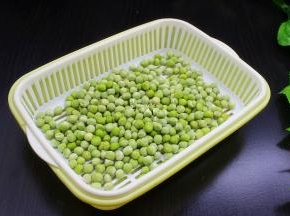 准备食材：甜豆、干辣椒、花椒、陈皮、椒盐
