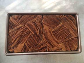 盖上吐司盖，入烤箱烤45分钟