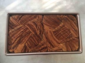 盖上吐司盖，入烤箱烤45分钟