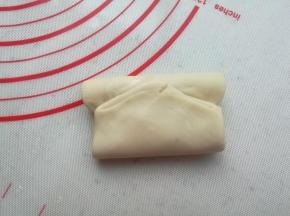 两边折叠。