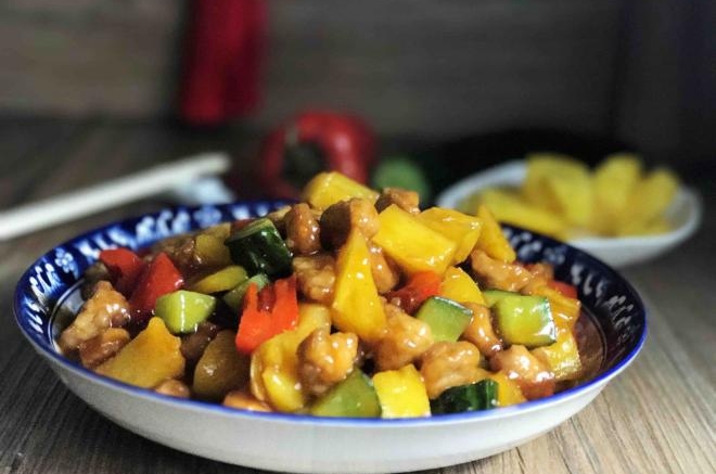 菠萝咕噜肉