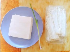 准备好各种材料，如图