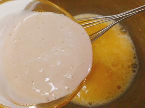 称出香蕉奶昔50克，其余的给孩子吃哈