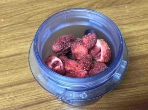 准备冻干草莓
