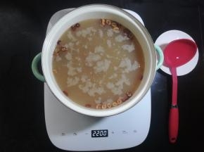 大火煮开，最好看着一点，防止溢出锅