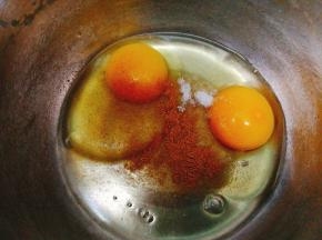 加入适量盐，五香粉