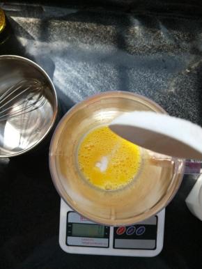 加入2克食用盐搅匀。