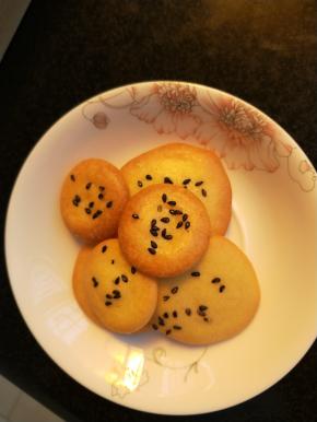 烤好放凉，还是很不错的一份小点心，适合孩子和自己下午茶不错。