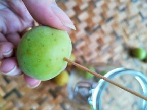 用牙签插个千疮百孔