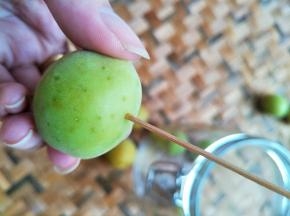 用牙签插个千疮百孔