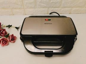 取出多功能华夫饼机，先预热