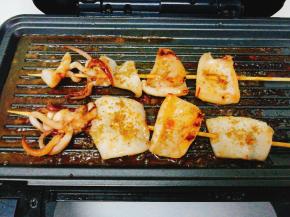 然后撒上孜然粉