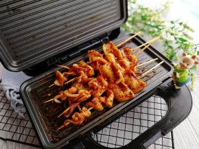 香喷喷的铁板鱿鱼串就欧了，配上冰啤完美呀，