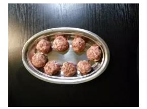 将所有蛋依次包好