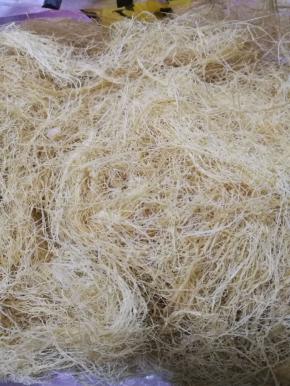 海石花挑掉杂质。