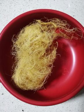 将海石花用清水冲洗干净。