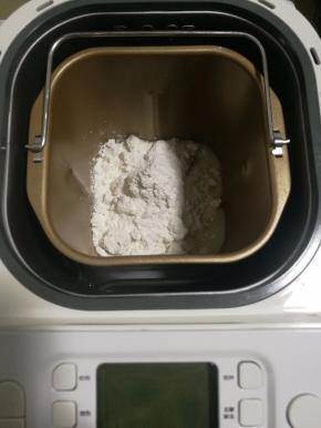 放入麻糬粉和盐，糖