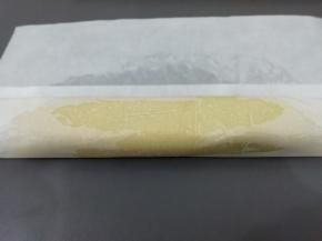 卷好以后，放入冰箱冷冻三十分钟