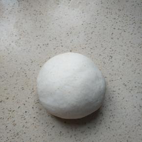 揉好的面团放入发酵箱28度湿度75一小时