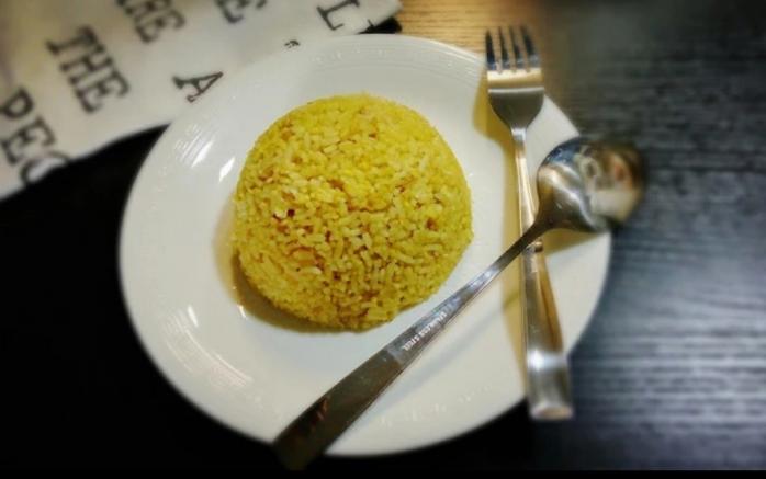 咖喱鷄蛋黄金炒飯
