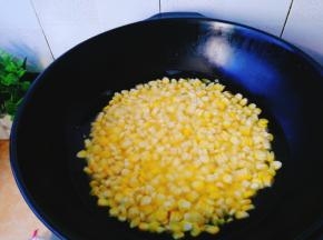 将玉米胡萝卜焯水