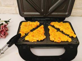 再翻面，煎熟即可