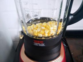 把玉米粒放破壁机里