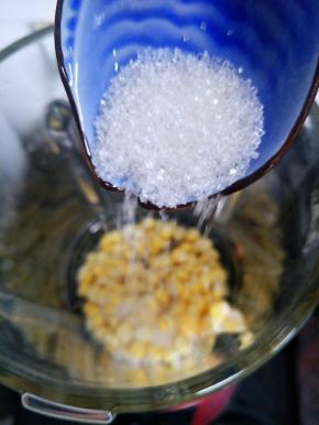 放少许白砂糖