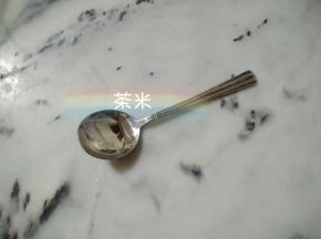 用应种圆汤匙，弧度刚刚好 