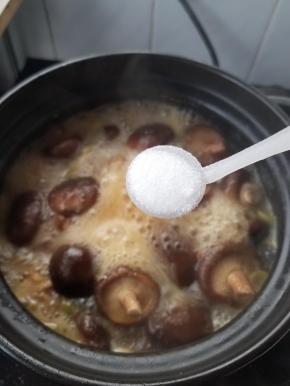 到时间后，加入一点海盐。