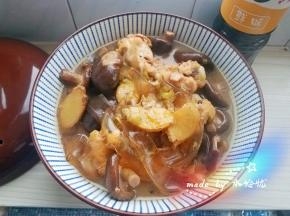 最后装盘出锅，就完成了。