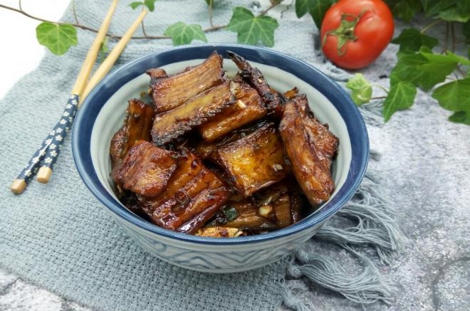 鳗鱼干烧肉