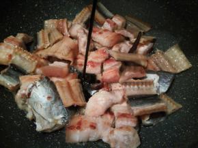 加老抽一勺调个色