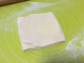 之后将面片折成三折