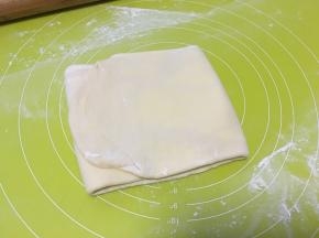 之后将面片折成三折