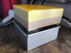 脱模用吹风在周围吹上一分钟，很好脱模