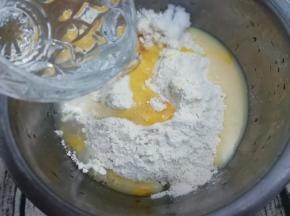 慢慢的加入水