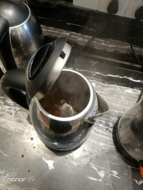 水烧开放红茶茶包闷10分钟