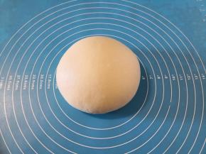 揉成光滑的面团