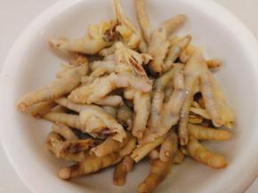 放入一个大碗里