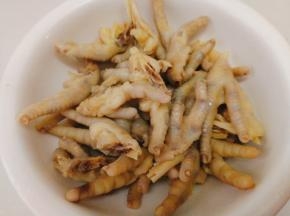 放入一个大碗里