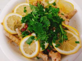 最后加入香菜，香葱