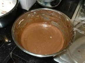 建议这步用蛋抽搅拌，不要用刮刀，真的超快拌匀好